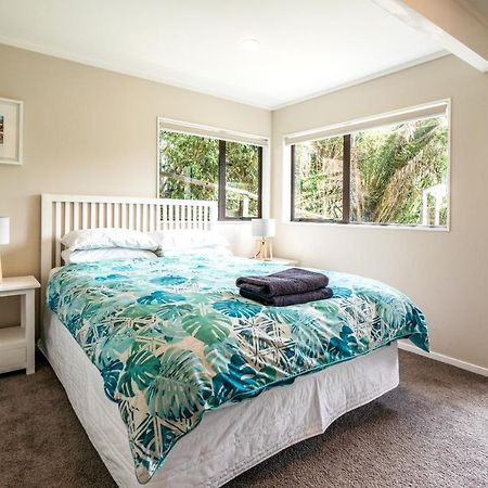 Relax On Ridge Villa Oneroa Екстериор снимка